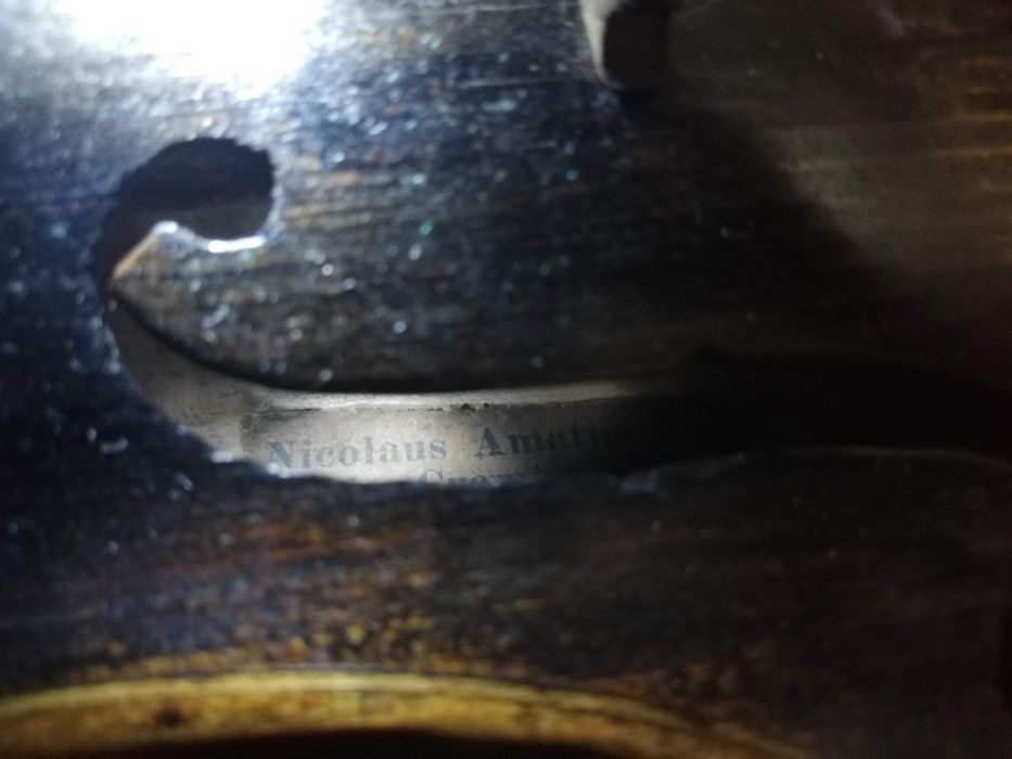 Vind vioară Amati din 1625 fabricata de Nicolas Mateus Amati Italia in