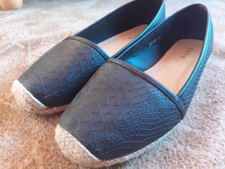 Дамски мокасини черни 38 номер