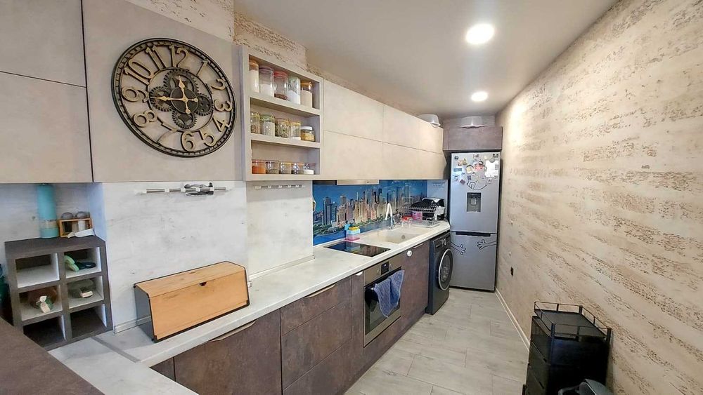 Двустаен апартамент за продажба - Център, гр. Хасково