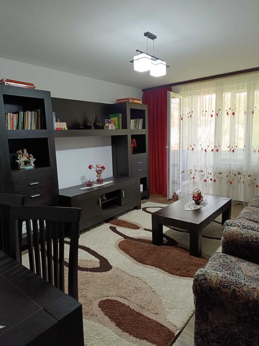 Vând apartament 3 camere în centru Beclean