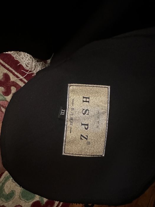 Женский сюртук набок