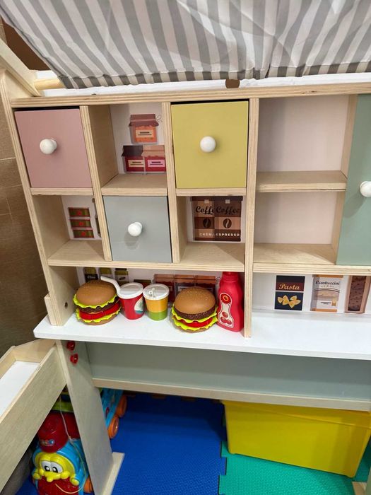 Дървен детски магазин