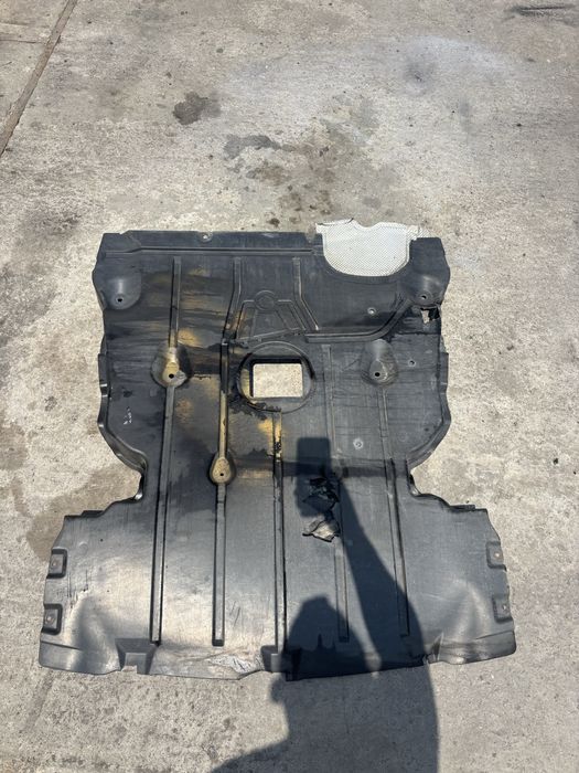 кора под двигателя на bmw 1серия е87