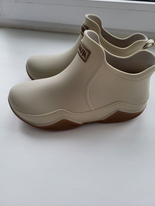 Сапоги резиновые женскик