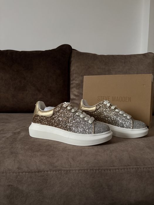 Разпродажба на дамски обувки Steve Madden, Tommy Jeans, Calvin Klein