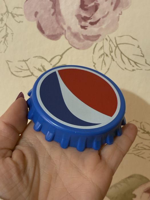 Desfacator sticle Pepsi cu magnet pentru frigider