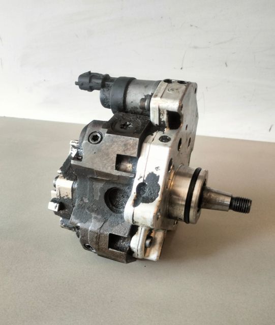 Pompă inalta presiune 2.2 / 2.5 dci 8200041766 Opel Movano  seria