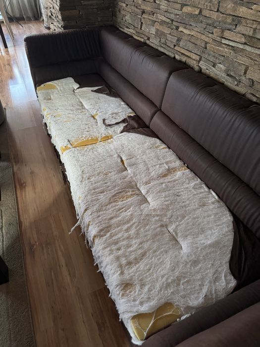 Подарява се диван при взимане от място