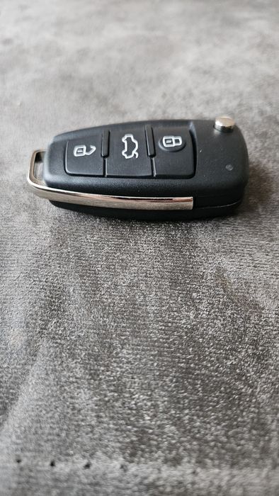 ключ за ауди а4 2006 г.