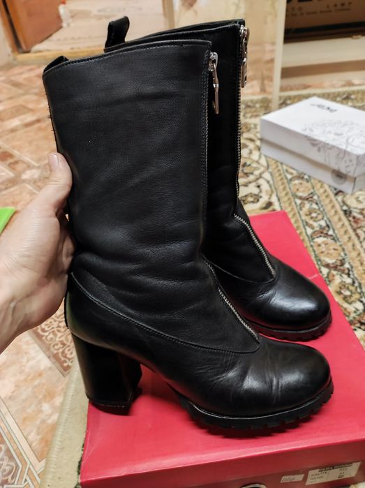 Продам зимние кожаные сапоги