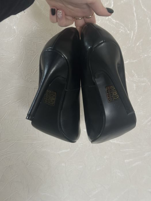 Туфли чёрные