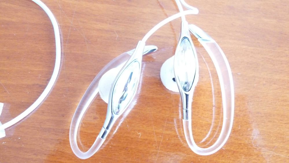 Кабелни слушалки за жени, украсени с камъни SWAROVSKI