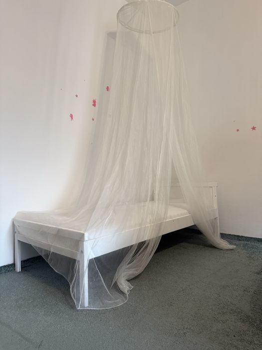 Pat copii IKEA plus saltea si baldachin.