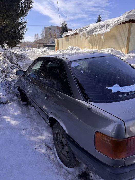 Продам Ауди 80б3 на запчасти