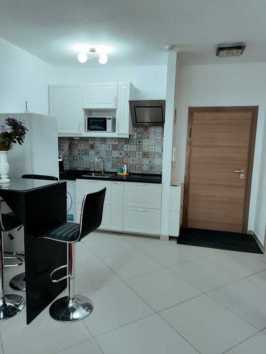 Proprietar inchiriez pentru vara apartament 2 camere mobilat cu parcare pazita in Mamaia-DE SILVA RESIDENCE