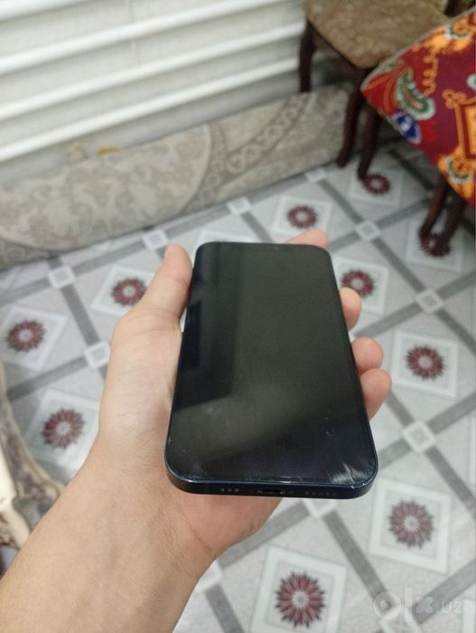 Iphone 12 sotiladi srochna 64tali