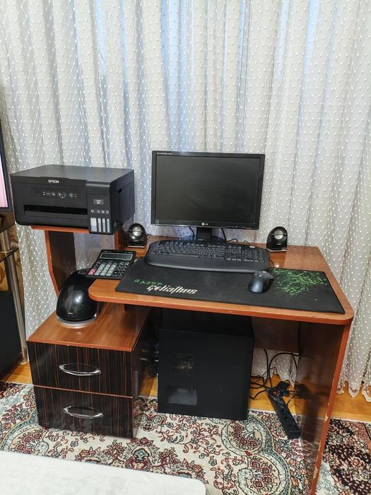 Компьютерный столик