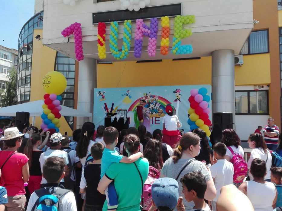 Magician spectacole de magie: copii si adulti