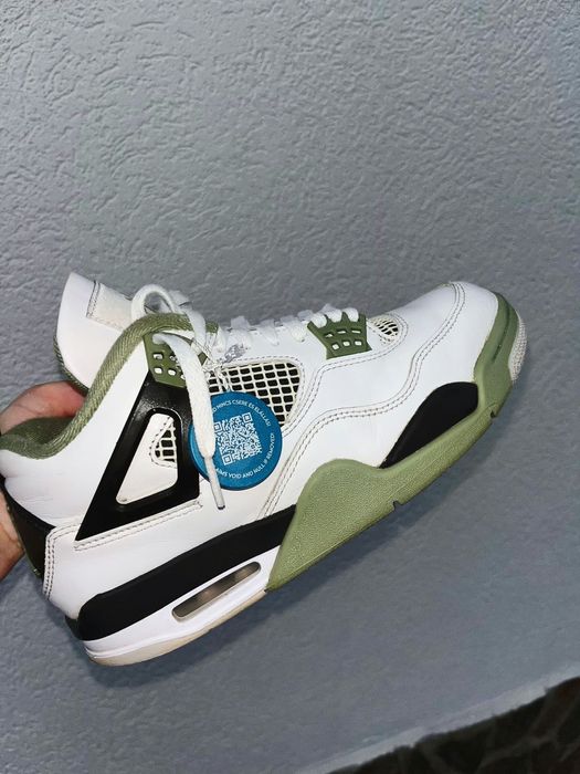 Jordan 4 Retro Seafoam