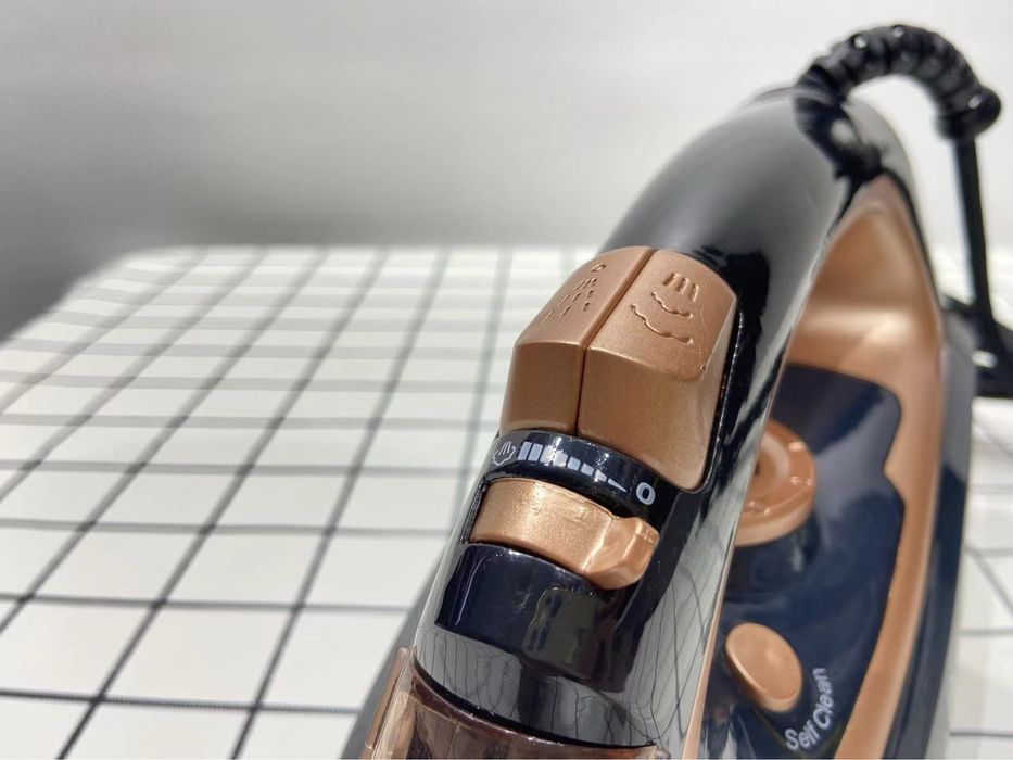 Доставка! Утюг Sonifer SF-9064