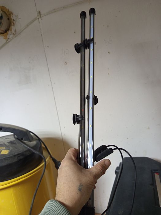 Продам аквариум с крышкой