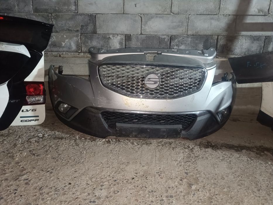 Передный бампер, фар, крыло. Санёнг Кайрон