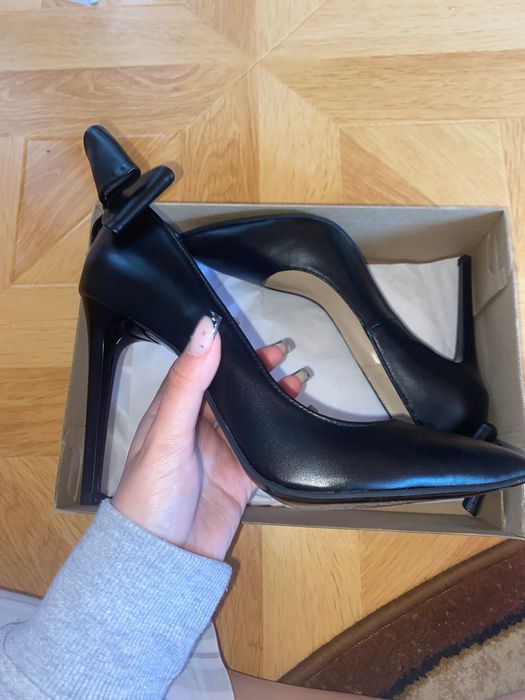 pantofi negri stiletto din piele naturală cu fundă