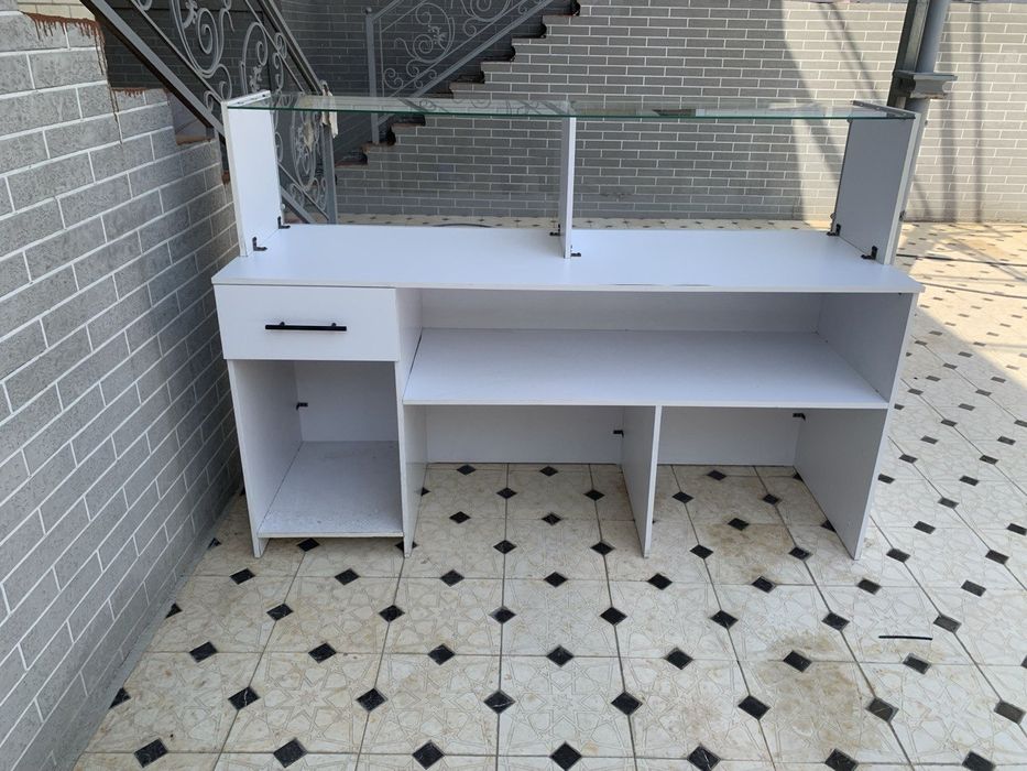 Muzlatkich va bar sotiladi