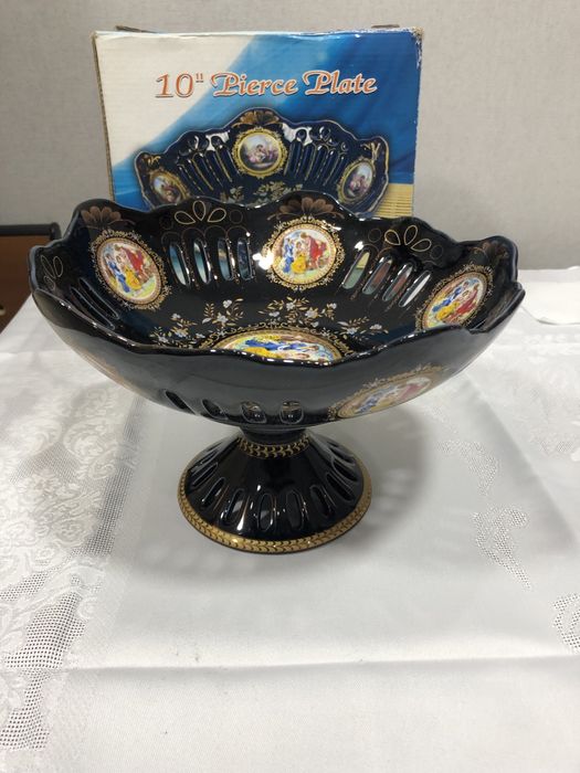 Продаётся ваза для фруктов оригинал Мадонна