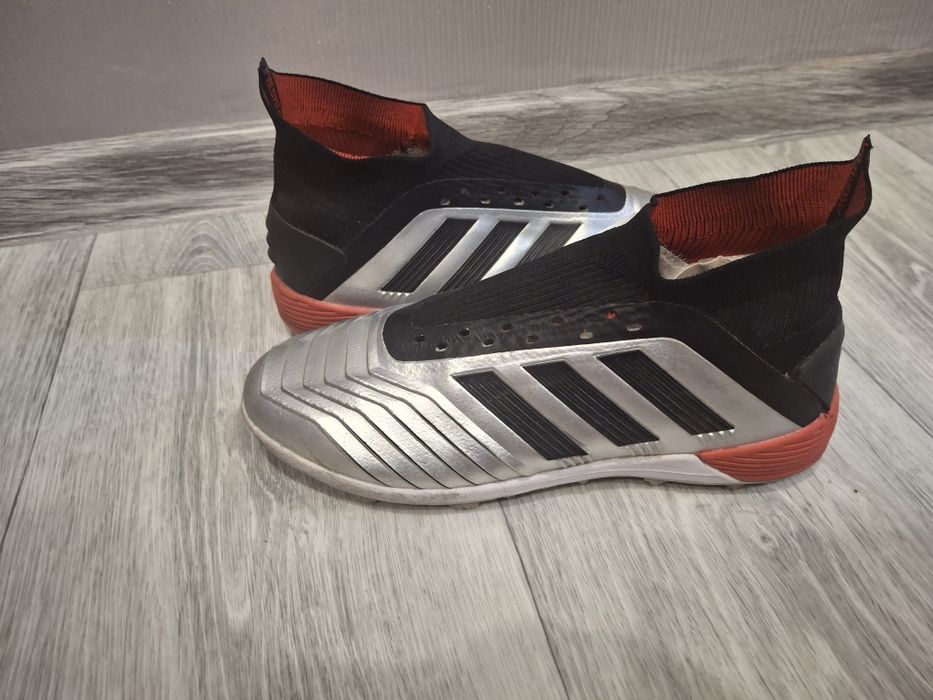Сороконожки Adidas Predator