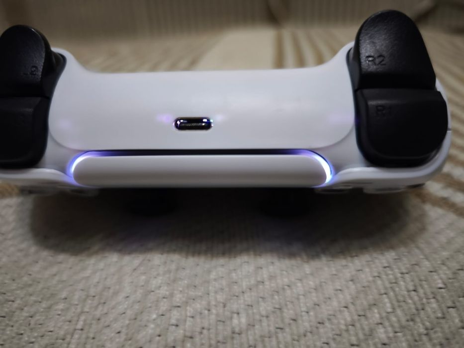 Беспроводной геймпад для PS4 в корпусе PS5