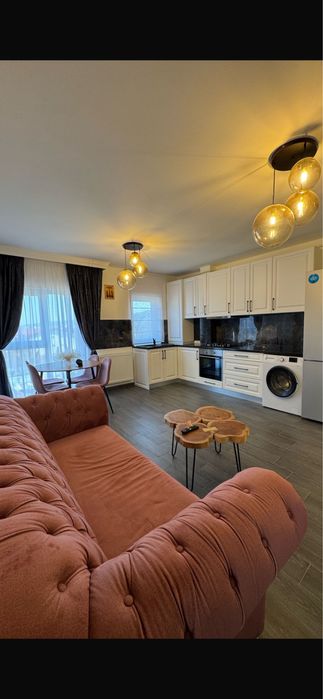 Apartament 3 camere // spre închiriere