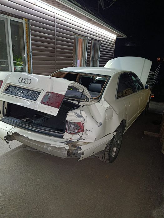 Продам Ауди А8 1995 год