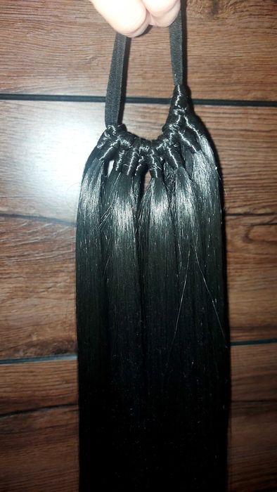 Коса опашка черен цвят