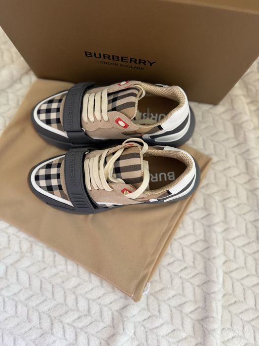 Дамски маратонки нови