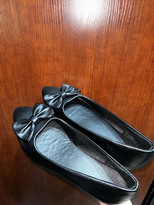 Продаю балетки черные