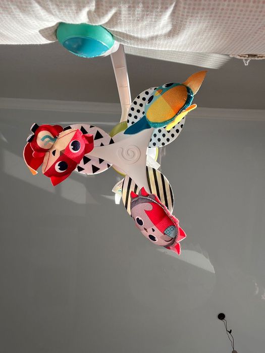 Продам мобиль tiny love