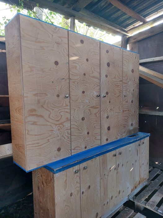 Продаю  шкаф из Фанеры