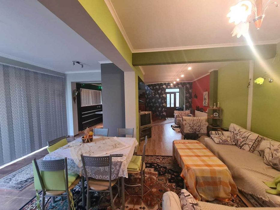 Двуетажна къща в кв.Кенана,град Хасково