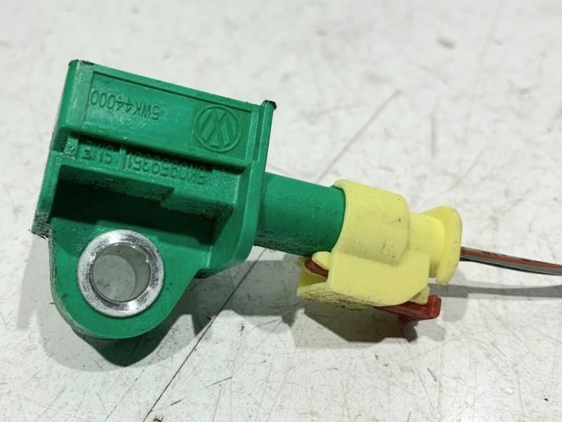Senzor impact lateral Volkswagen Golf 6 5K0959351