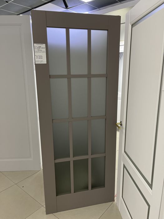 Двери высота 220 с витрины продам