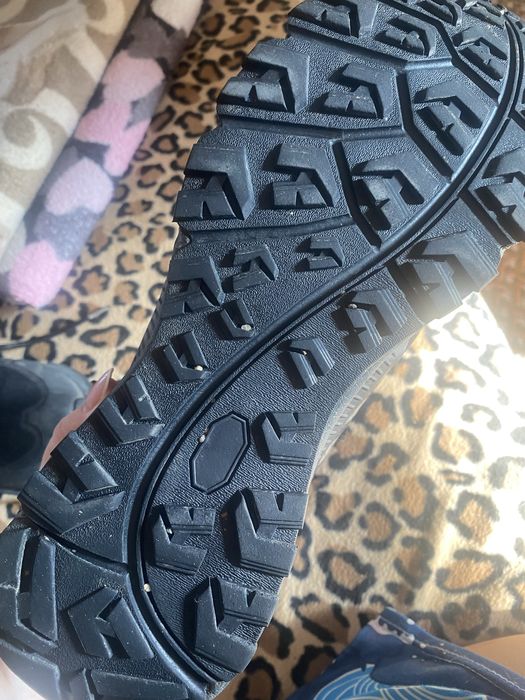 Продам термокроссовки мужские