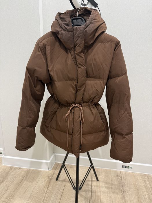 Продам куртку с кулиской на талии приталенная