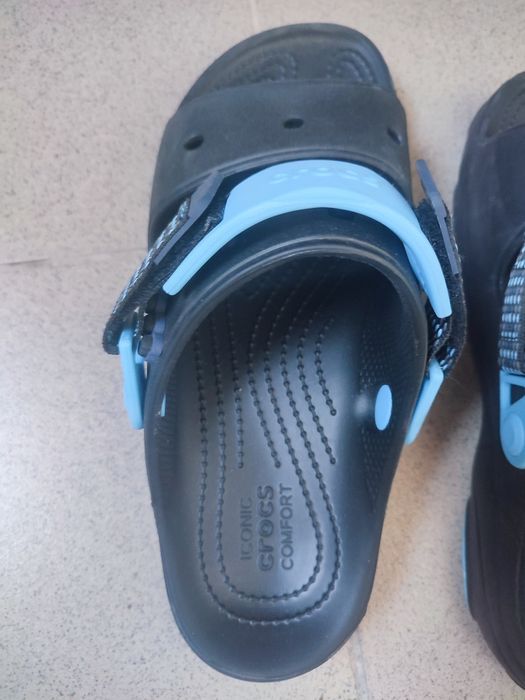 Vând sandale/papuci Crocs originali mărimea 42