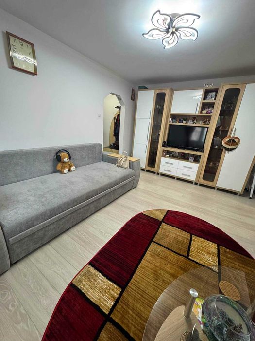 Vand apartament 2 camere, mobilat si renovat