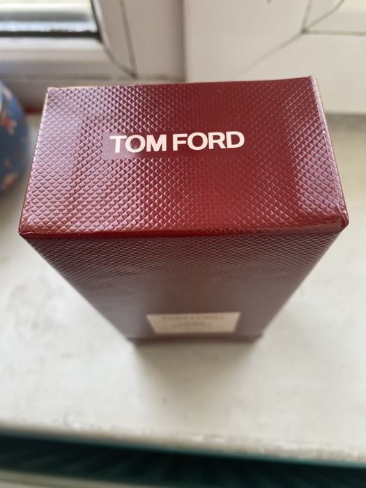 Vând parfum tom ford lost cherry
