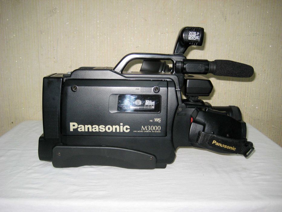 Видеокамера Panasonic M3000 кассетный идеальном рабочим состоянии!