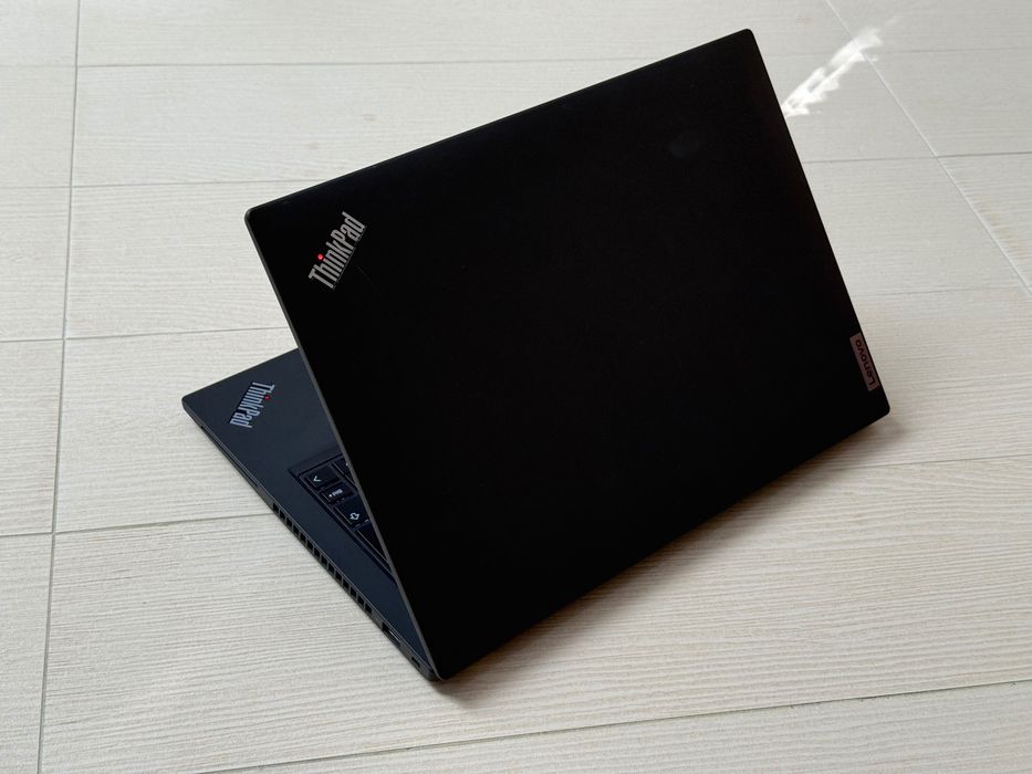 Лаптоп 14’Full HD+IPS Touchscreen Ryzen 5 PRO 6650u Lenovo Thinkpad T14 Gen3 16GB LPDDR5 6400Mhz 512GB SSD Radeon 4GB