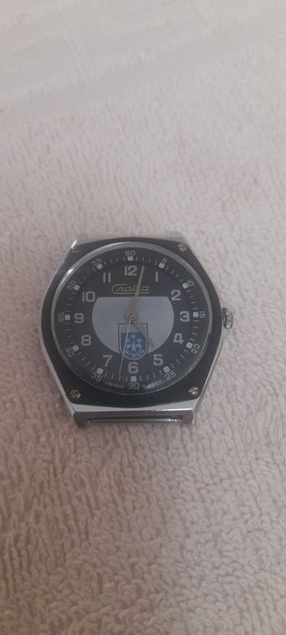 Наручные часы слава кварц.