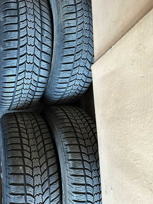 4бр. зимни гуми с метални джанти 215/65R16